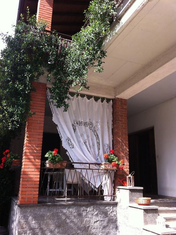 La Casa Creativa Acomodação com café da manhã Lomnago Exterior foto